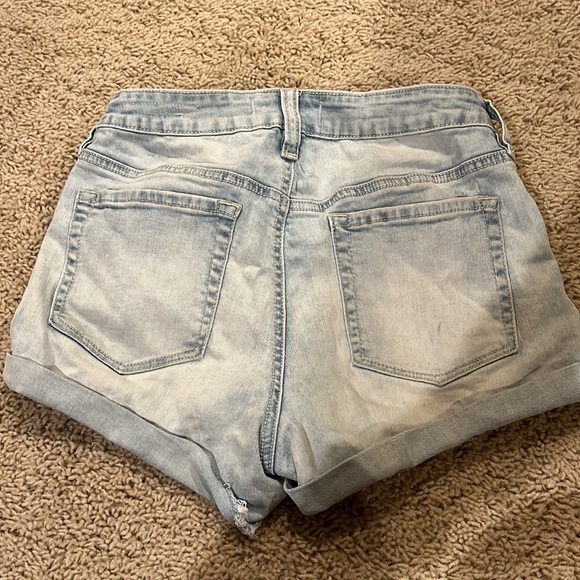 Short Jean Shorts - Picture 2 of 3